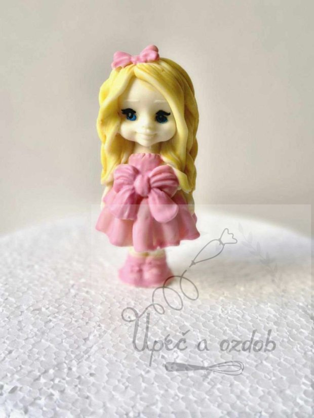 Čokoládová figurka - tančící holčička