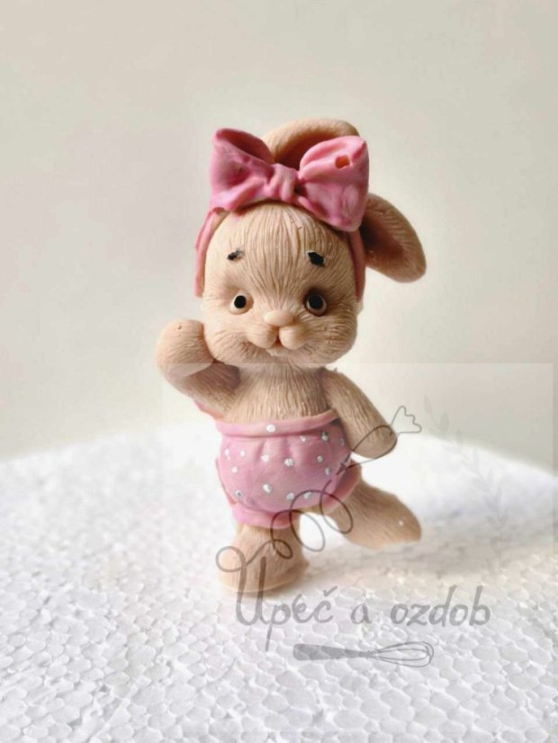 Čokoládová figurka - tančící králíček