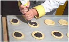 Ovocná náplň Frugella Meruňkový gel 1 kg