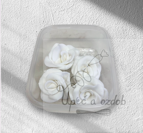 Fondánové růžičky - Bílé