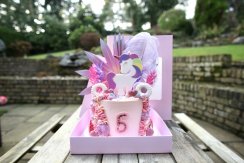 Vysoká krabice na dorty 26x26x35 cm - světle růžová