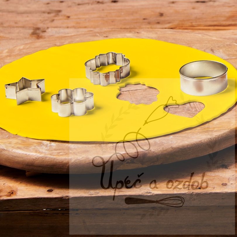 Rozvlánený fondán žlutý- FunCakes