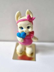Čokoládová figurka - zajíček v šatičkách